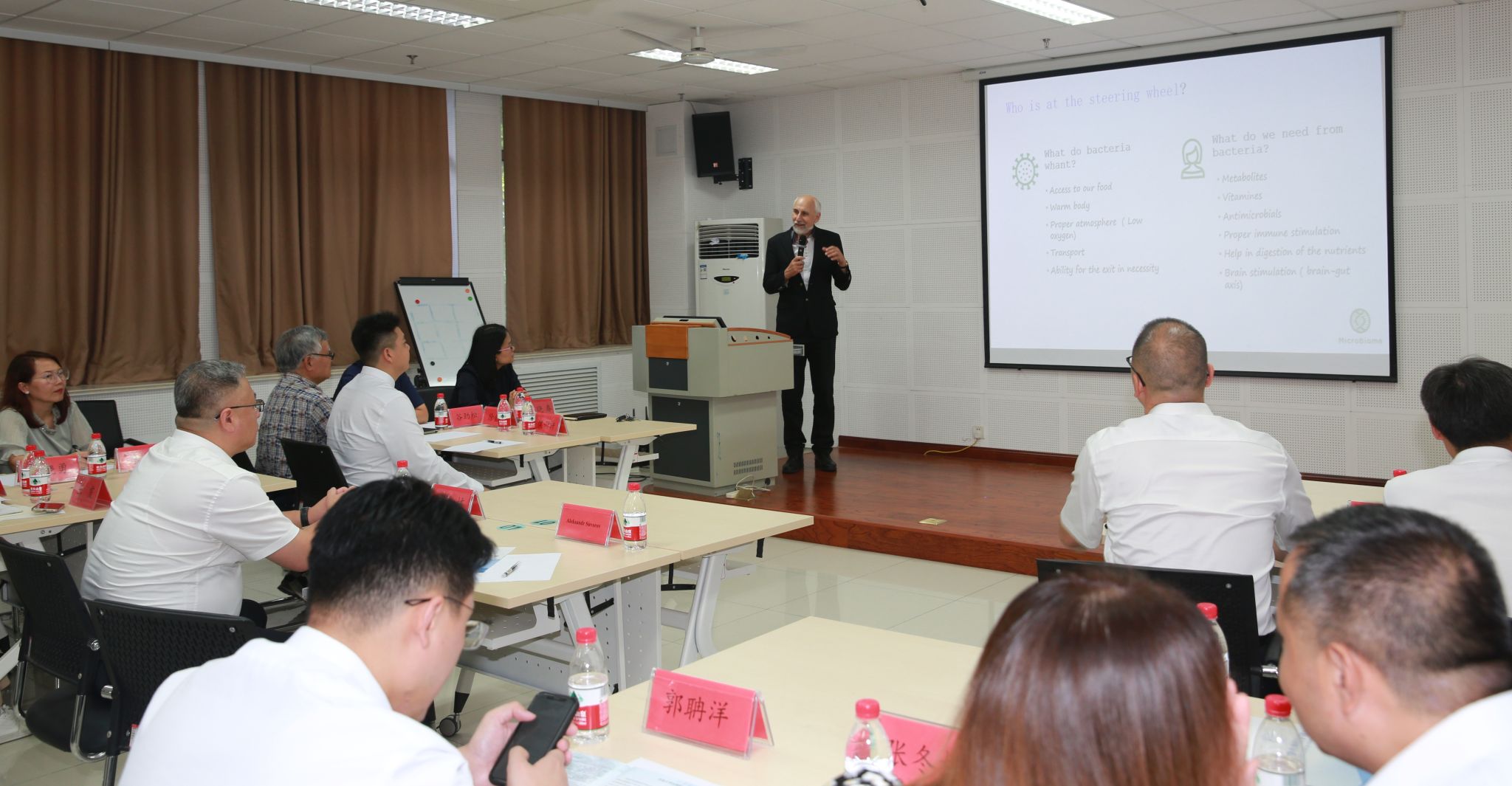 俄羅斯科學院院士亞歷山大·蘇沃洛夫受聘濟南大學榮譽教授，共探生物制劑研發新篇章